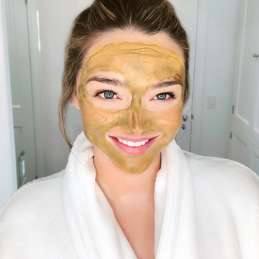 Turmeric Brightening & Exfoliating Mask